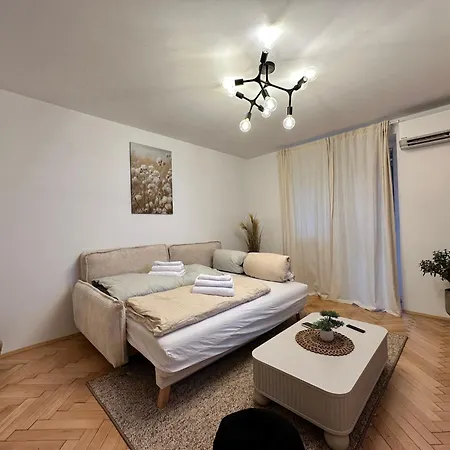 Mileticova Street, Keyless, Ac * Bratislava